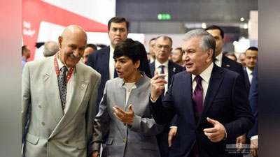 Изрображение 'Шавкат Мирзиёев посетил в Милане выставку текстильного машиностроения'