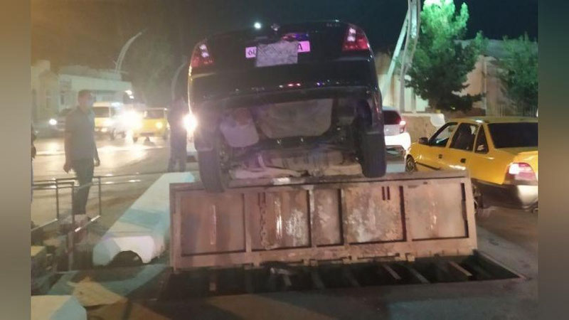 Изрображение 'В Андижане водитель попал в неудобное положение, решив проскочить перед шлагбаумом (видео)'