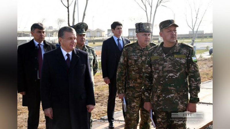 'Prezident maxsus-taktik mashqlarni kuzatdi'ning rasmi