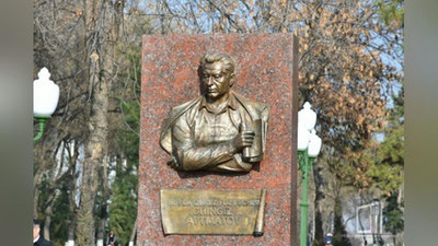 'Toshkentda Chingiz Aytmatov haykali ochildi (foto)'ning rasmi