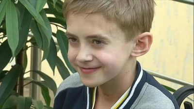 '9 yoshli bolaga bir vaqtning o`zida jigar va o`pka ko`chirib o`tkazildi 'ning rasmi