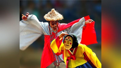 'Janubiy Koreyadagi Niqoblar festivalida raqqosalarimiz  I-o`rinni egallashdi'ning rasmi