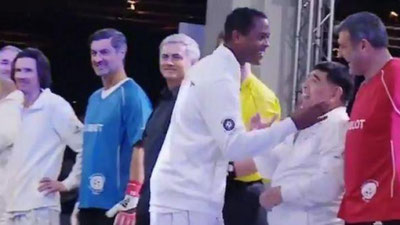 'Клюйверт Диего Марадона билан қўл бериб кўришишдан бош тортди (Видео)'ning rasmi