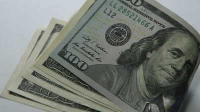 'Dollar kursi 8300 dan oshdi'ning rasmi