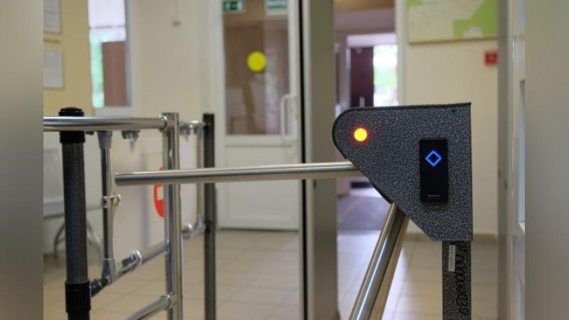 Изрображение 'НУЖНЫ ЛИ ТУРНИКЕТЫ В ШКОЛАХ?'