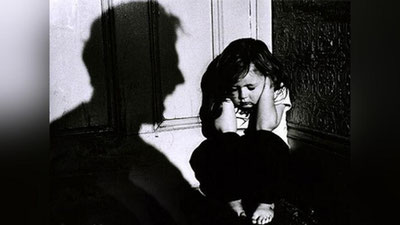 'Андижонда 11 ёшли қизини калтаклаган ўгай онага жиноят иши қўзғатилди'ning rasmi