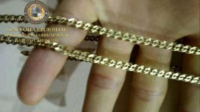 Изрображение 'В Фергане мошенник продавал медные украшения, выдавая их за золотые'