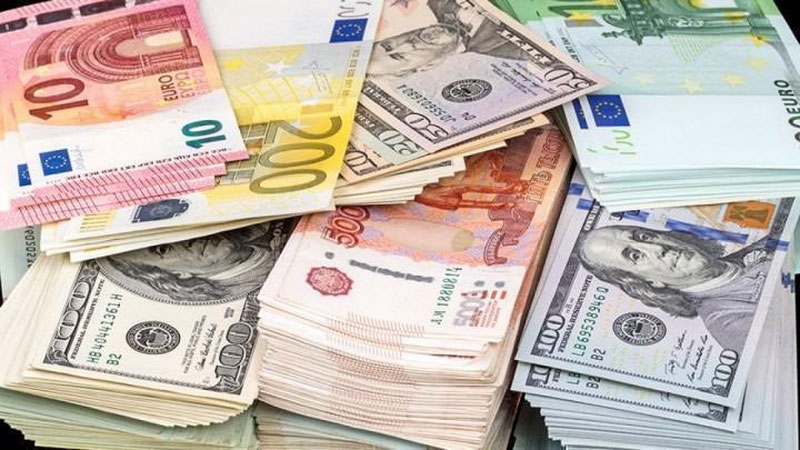 'O`zbekistonda dollar, evro, rublning rasmiy kursi tushdi'ning rasmi