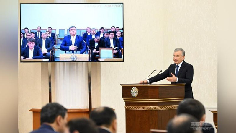 '“Qo`qon”, “Samarqand”, “Toshkent” vokzallari, “Andijon” va “Urganch” aeroportlari boshqaruvini xususiy sektorga berish masalasini o`rganish topshirildi'ning rasmi