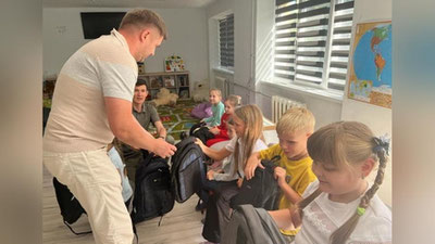 'Ўзбекистон Украинадаги 1-синф болаларига ўқув қуролларидан иборат тўплам юборди'ning rasmi