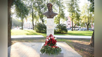 'Minsk shahrida Alisher Navoiy byusti o`rnatildi'ning rasmi