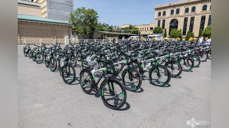 'Toshkentdagi bir qator ovqatlanish tarmoqlari kurerlariga 200 ta velosiped tarqatildi'ning rasmi