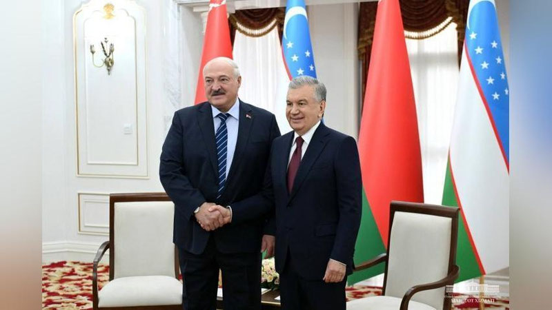 Изрображение 'На полях саммита СНГ прошла встреча глав Узбекистана и Беларуси'