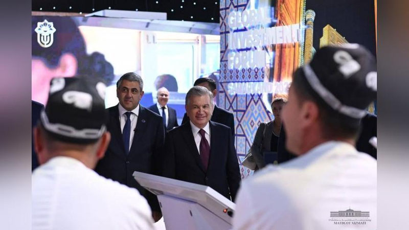 Изрображение 'Шавкат Мирзиёев ознакомился с выставкой туриндустрии в Самарканде (фото)'