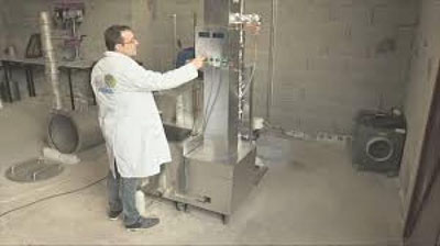 'Plastik chiqindilarni qayta ishlab chiqarishga mo`ljallangan qurilma yaratildi 'ning rasmi