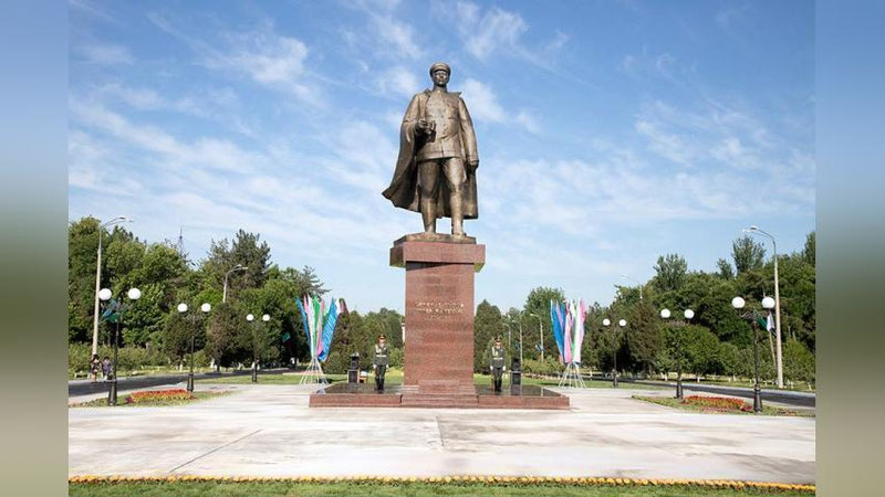 Изрображение 'ФОТО И ВИДЕО: ОТКРЫТИЕ ПАМЯТНИКА ГЕНЕРАЛУ САБИРУ РАХИМОВУ'