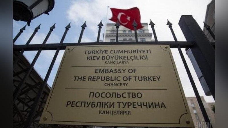'Туркия Киевдаги элчихонаси фаолиятини қайта тиклади'ning rasmi