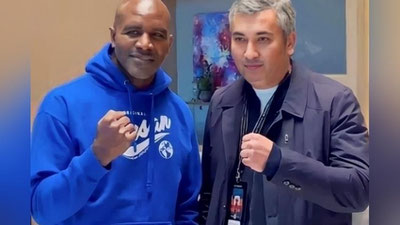 'Amerikalik afsonaviy bokschi Evander Xolifild Toshkentga keldi'ning rasmi