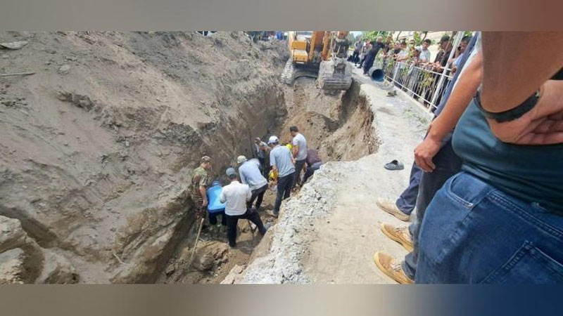 Изрображение 'В Ферганской области рабочий оказался едва не погребенным заживо во время рытья траншеи'