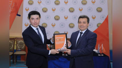 'O`zbekiston Tekbol federasiyasi maktablarga 100 dona tekbol jihozlarini topshiradi'ning rasmi