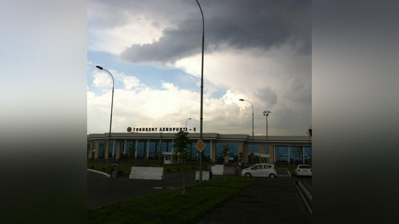 'Endi mahalliy aeroport yo`lagida avtomobillar 5 daqiqadan ortiq tursa, avtomatik jarima belgilanadi'ning rasmi