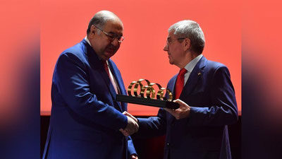 'Alisher Usmonov Xalqaro olimpiya qo`mitasi prezidenti tomonidan taqdirlandi'ning rasmi