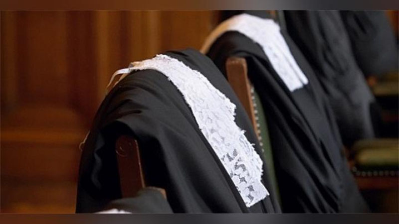 'O`zbekistonda 6 oyda kamchiliklarga yo`l qo`yganligi sabab 12 nafar sudya lavozimidan ozod qilinib, vakolatlari muddatidan ilgari tugatildi'ning rasmi