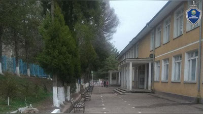 'Angrenda kuch sinashaman deb maktabdoshining bosh miya suyaklarini sindirgan o`quvchi 5 yilga qamalishi mumkin'ning rasmi