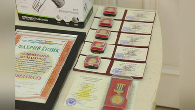 'Harbiy okrug qo`mondoni faxriy ustozlarni bayram bilan tabrikladi'ning rasmi