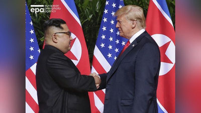 'AQSh va Shimoliy Koreya rahbarlari uchrashishdi'ning rasmi