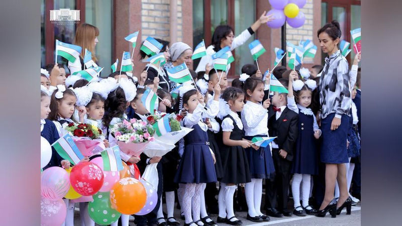 Изрображение 'В школах приняли документы на 90% первоклассников в стране'