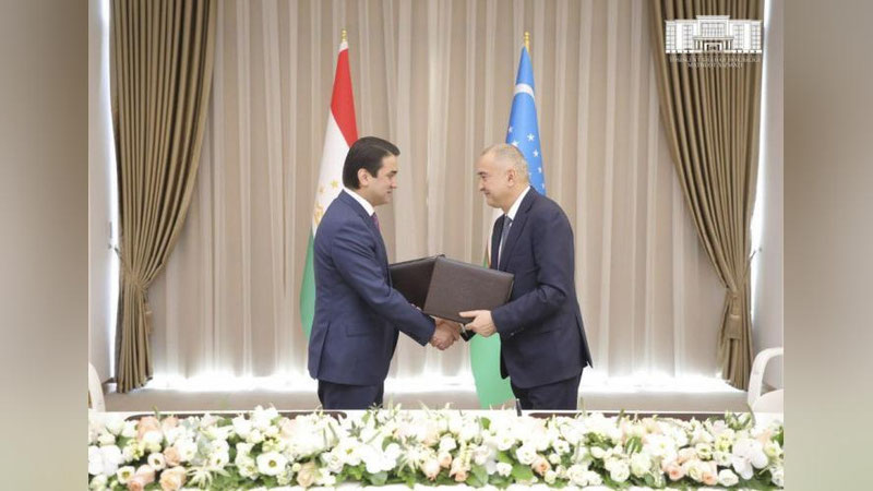'Dushanbe va Toshkent hamkorlik bitimi imzolandi'ning rasmi