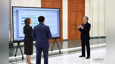 'Шавкат Мирзиёев транспорт ва коммунал соҳалардаги лойиҳалар тақдимоти билан танишди'ning rasmi