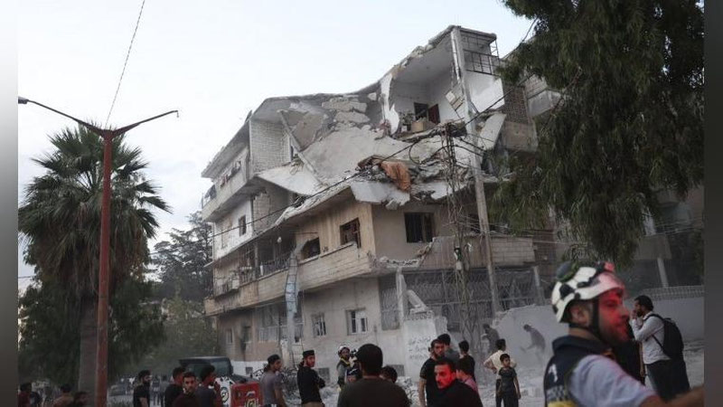 'Сурияда ҳарбий мактабга ҳужум қилинди. 100га яқин қурбонлар бор, яна 200дан ортиқ одам яраланган'ning rasmi