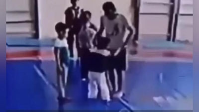 Изрображение 'В Азербайджане тренер сломал шею 7-летнему подопечному: мальчик умер в больнице (видео, 18+)'