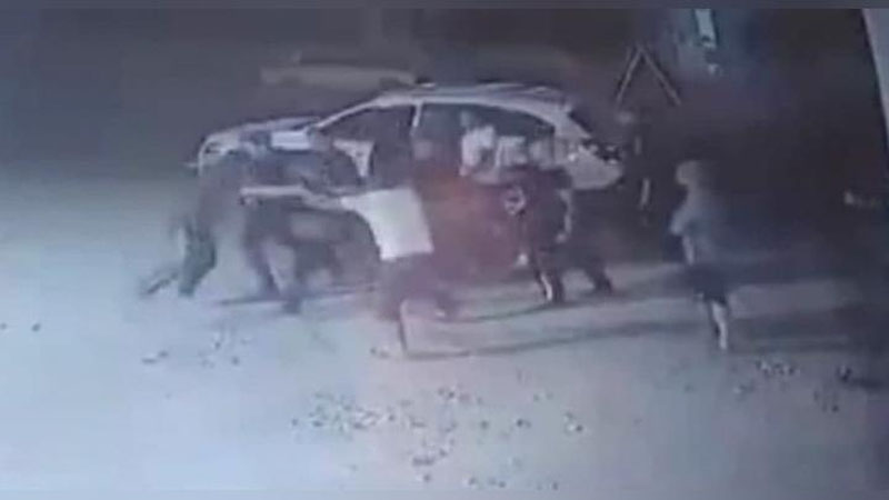 'Samarqandda "Jiguli" va "Saptiva" haydovchilari o`rtasida janjal kelib chiqdi'ning rasmi