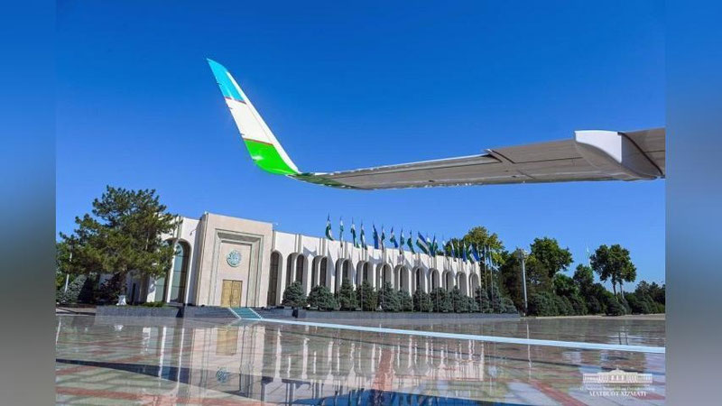 'Shavkat Mirziyoev Buxoro viloyatiga jo`nab ketdi'ning rasmi