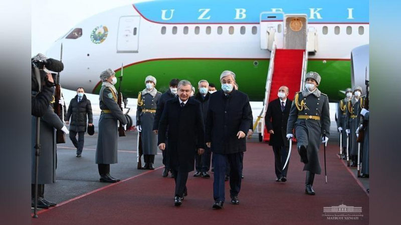 'Shavkat Mirziyoev Qasim-Jomart Toqaevning taklifi bilan Qozog`istonga bordi'ning rasmi