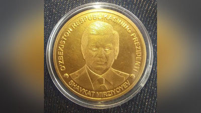 '"Суратлар фейк"    Шавкат Мирзиёевнинг сурати туширилган олтин тангалар юзасидан Марказий банк муносабат билдирди'ning rasmi