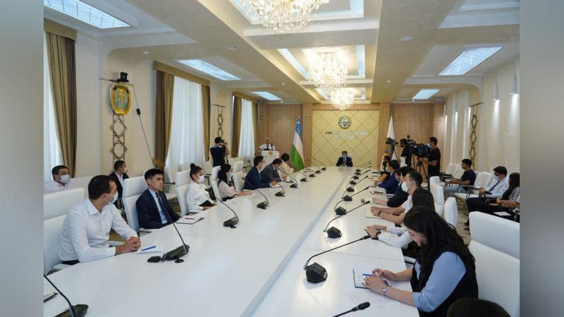 'O`zbekiston jahon mamlakatlari demokratiyasi indeksida 3 pog`onaga ko`tarildi (foto)'ning rasmi