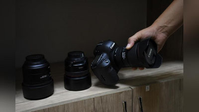 Изрображение 'В Ташкенте парень подобрал ключи и вынес из фотостудии аппаратуру на 90 млн сумов'