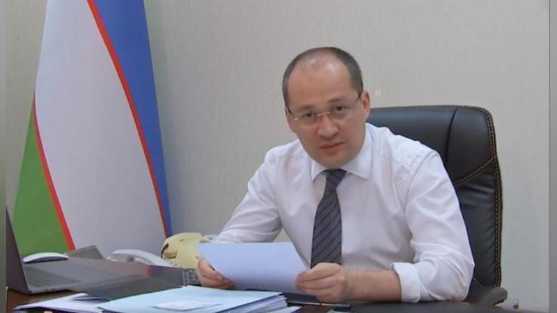 'Президентнинг вилоятларга ташрифи арафасида кўзбўямачилик қилингани ҳақидаги тарқалган хабарларга Комил Алламжонов муносабат билдирди (видео)'ning rasmi