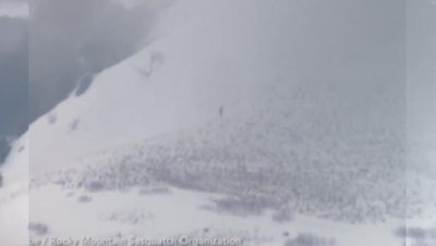 Изрображение 'ТУРИСТЫ ЗАПЕЧАТЛЕЛИ СНЕЖНОГО ЧЕЛОВЕКА В ГОРАХ США (ВИДЕО)'