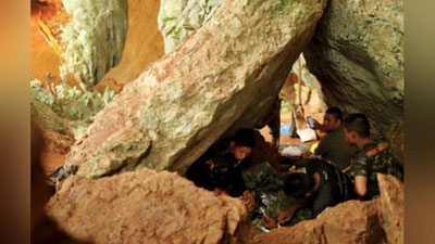 Изрображение 'СПАСАТЕЛИ ВЫВЕЛИ ВСЕХ ДЕТЕЙ ИЗ ЗАТОПЛЕННОЙ ПЕЩЕРЫ В ТАИЛАНДЕ'