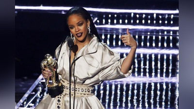 Изрображение 'Певица Рианна родила первенца'