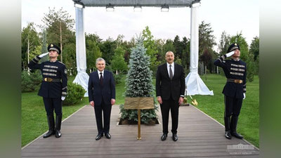 Изрображение 'Шавкат Мирзиёев и Ильхам Алиев посадили дерево в резиденции "Куксарой"'
