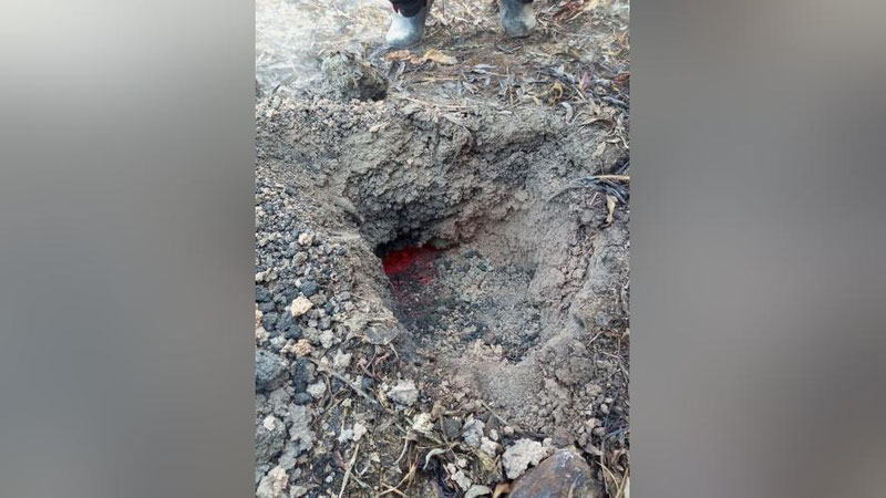 'Чироқчида ер чўғ бўлиб ёнмоқда. Экоқўмита тахминий сабабларни маълум қилди'ning rasmi