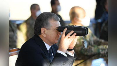 'Prezident ko`rgazmali jangovar mashg`ulotni ko`zdan kechirdi'ning rasmi