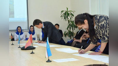 'Ilk bor O`rta Osiyo yoshlari o`rtasida Xalqaro «Do`stlik» memorandumi imzolandi'ning rasmi