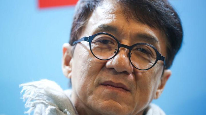 Изрображение 'НАСТОЯЩИЙ ПОДЛЕЦ: ДЖЕКИ ЧАН РАССКАЗАЛ ШОКИРУЮЩУЮ ПРАВДУ О СЕБЕ'